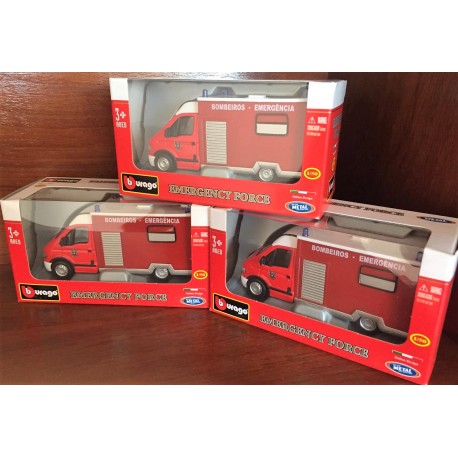 Burago 1/50 Emergency Force - Ambulância Renault Vermelha