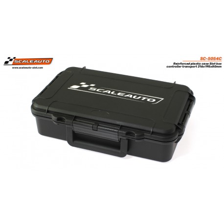 Estojo de transporte em plástico reforçado para comandos. Dimensões: 316 x 195 x 80 mm. Com interior em espuma.